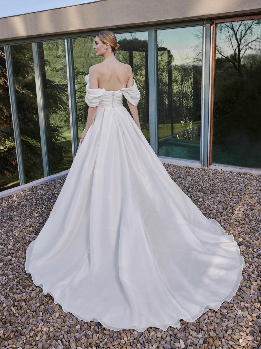 PRONOVIAS 2026 | ATINA