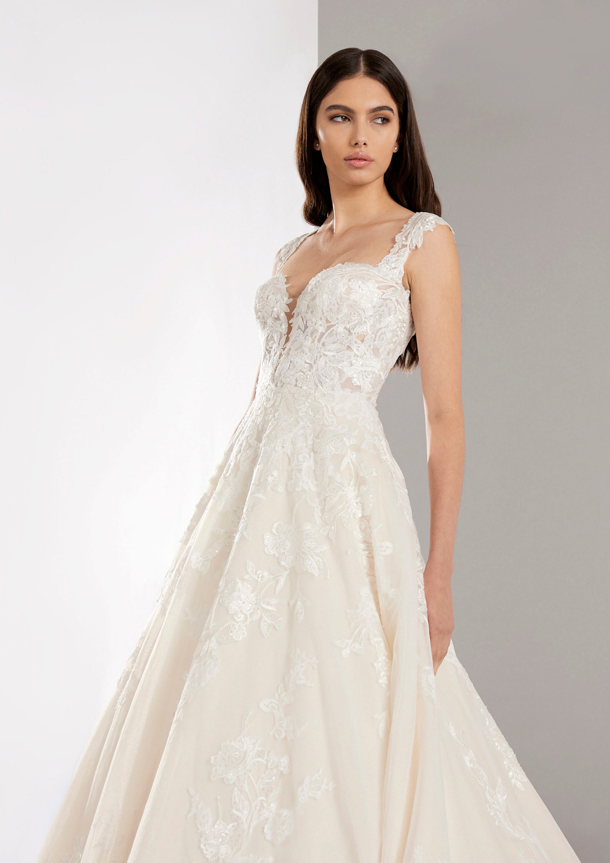 PRONOVIAS 2025 | EVER