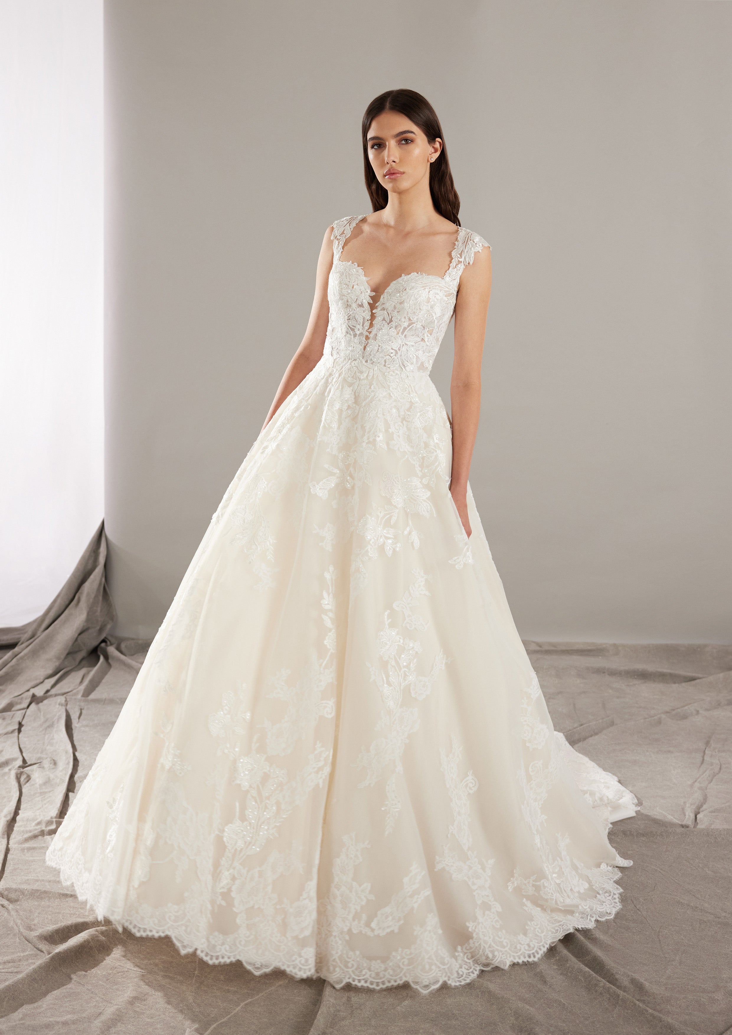 PRONOVIAS 2025 | EVER