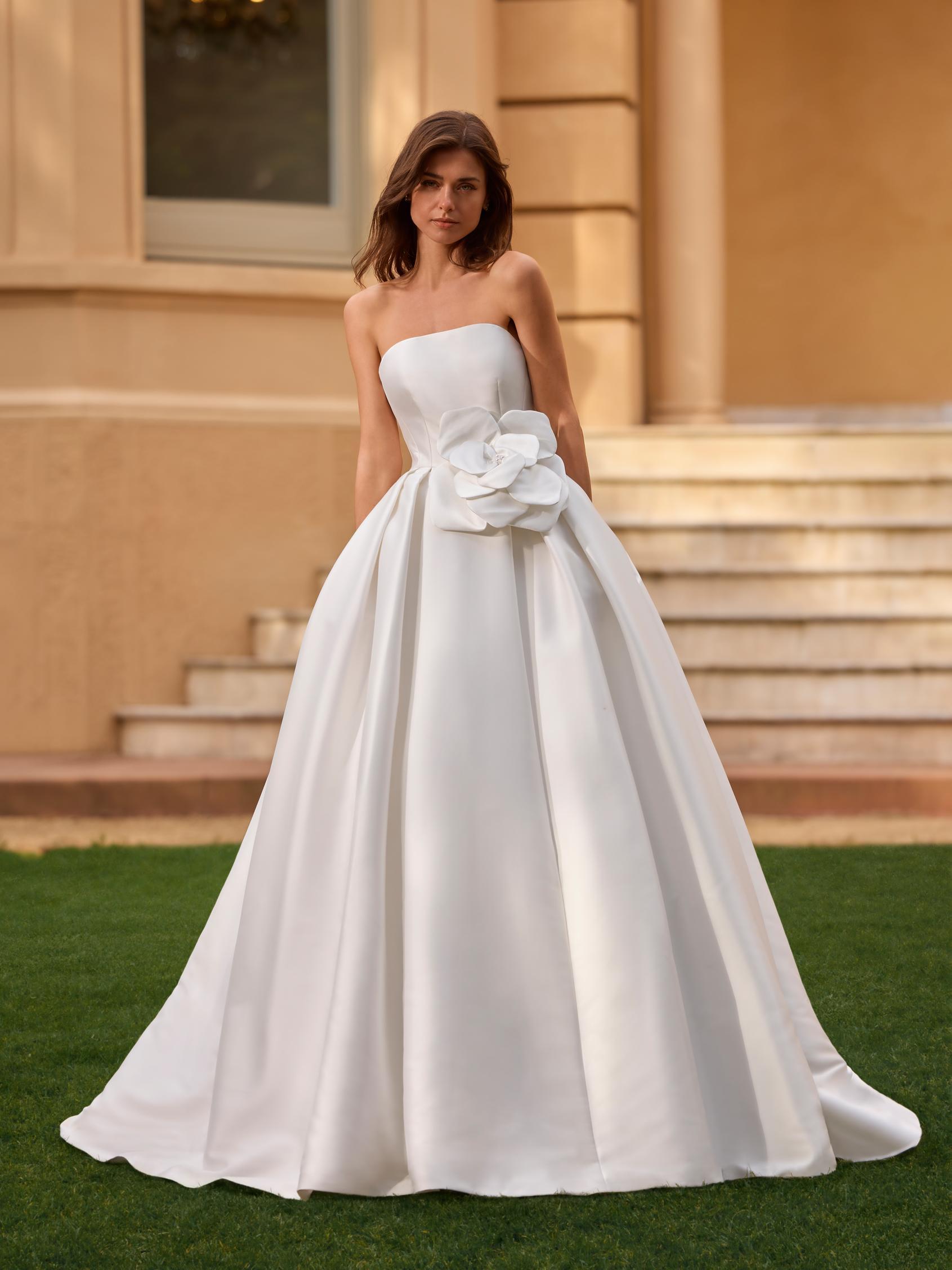PRONOVIAS | LAIDFY