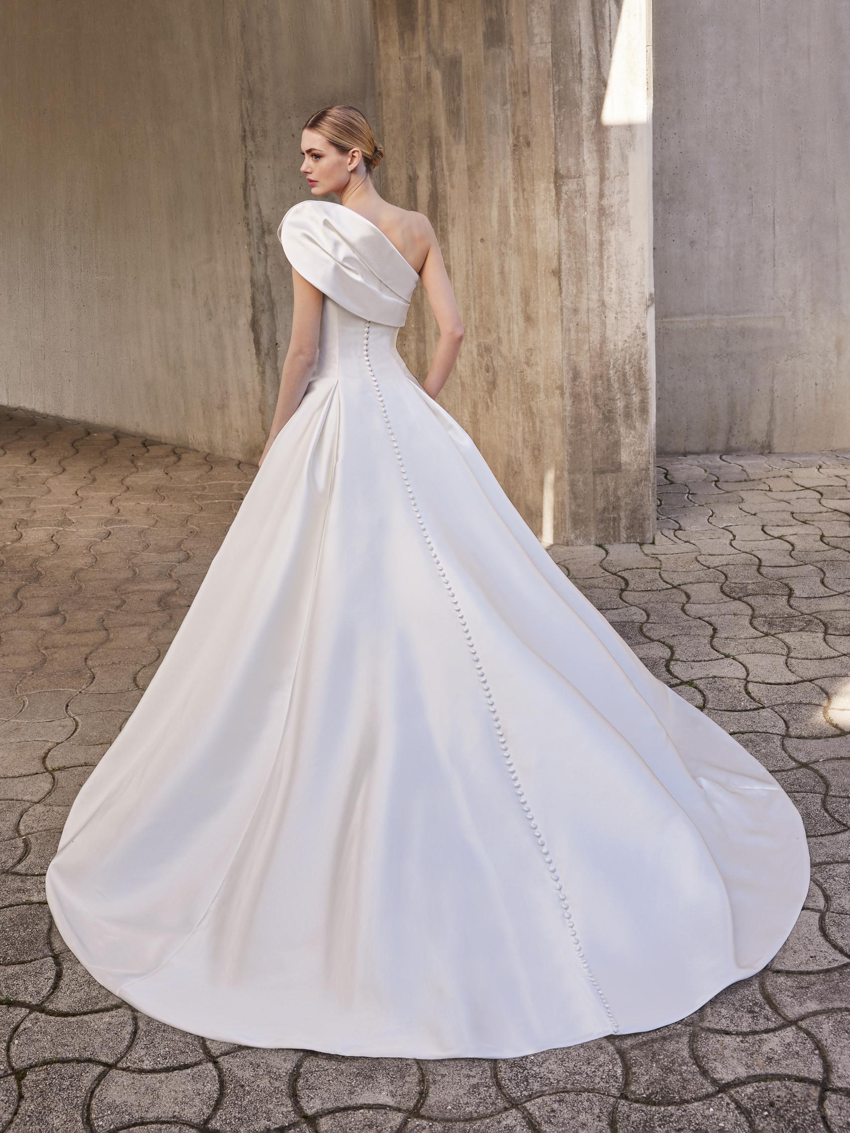 PRONOVIAS | MAIDEN