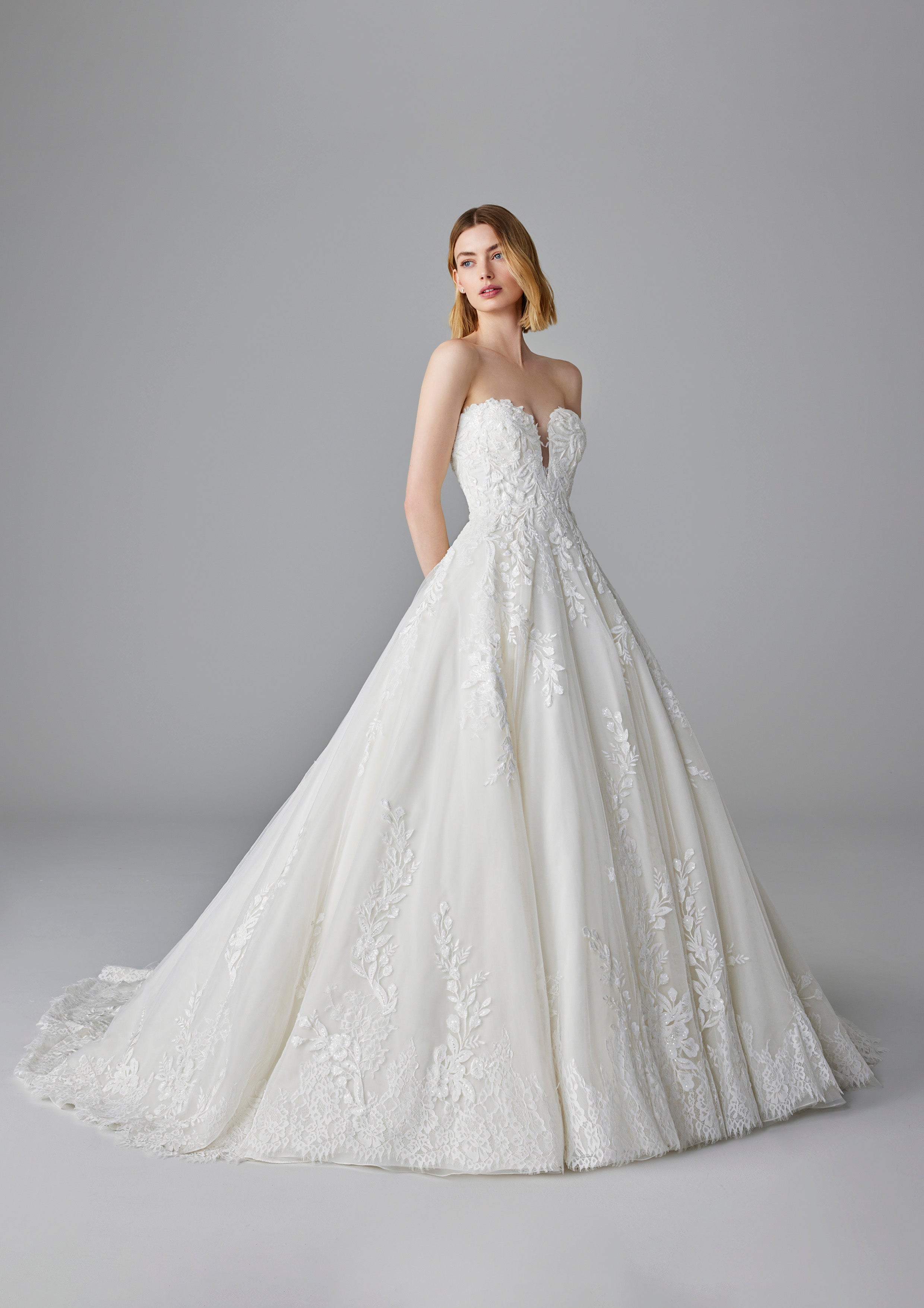 PRONOVIAS 2025 | REMI