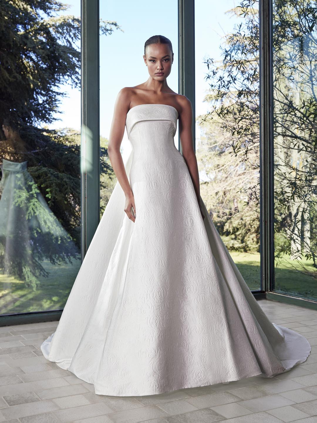 PRONOVIAS 2026 | SKIES