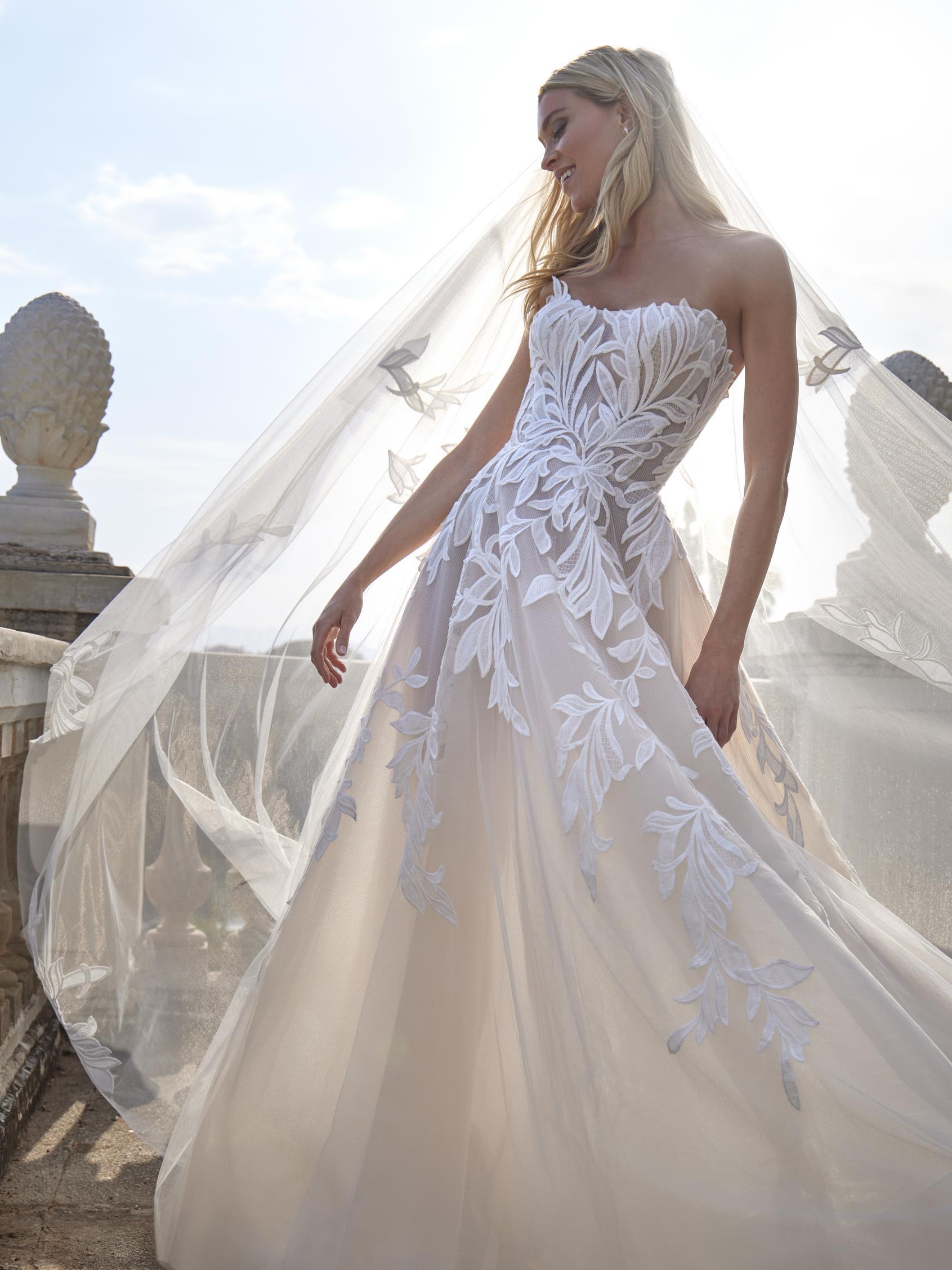 PRONOVIAS | TEIA