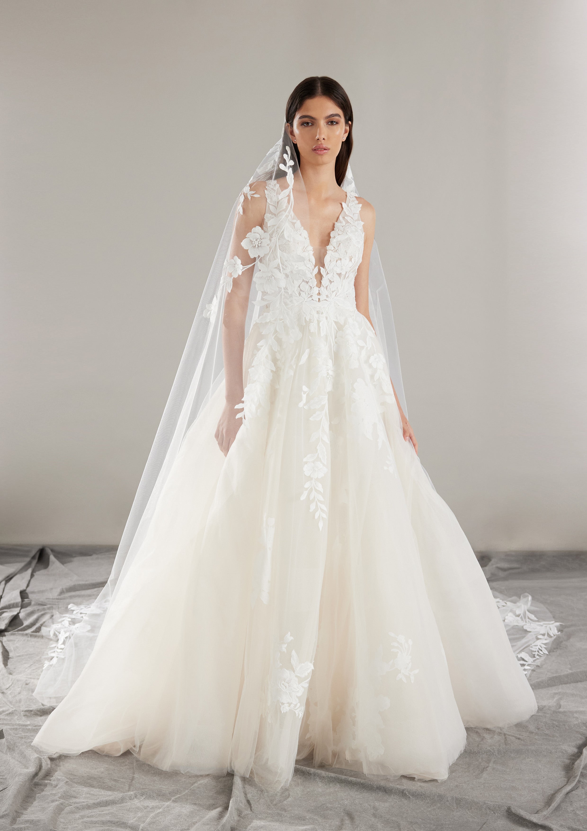 PRONOVIAS 2025 | WEST