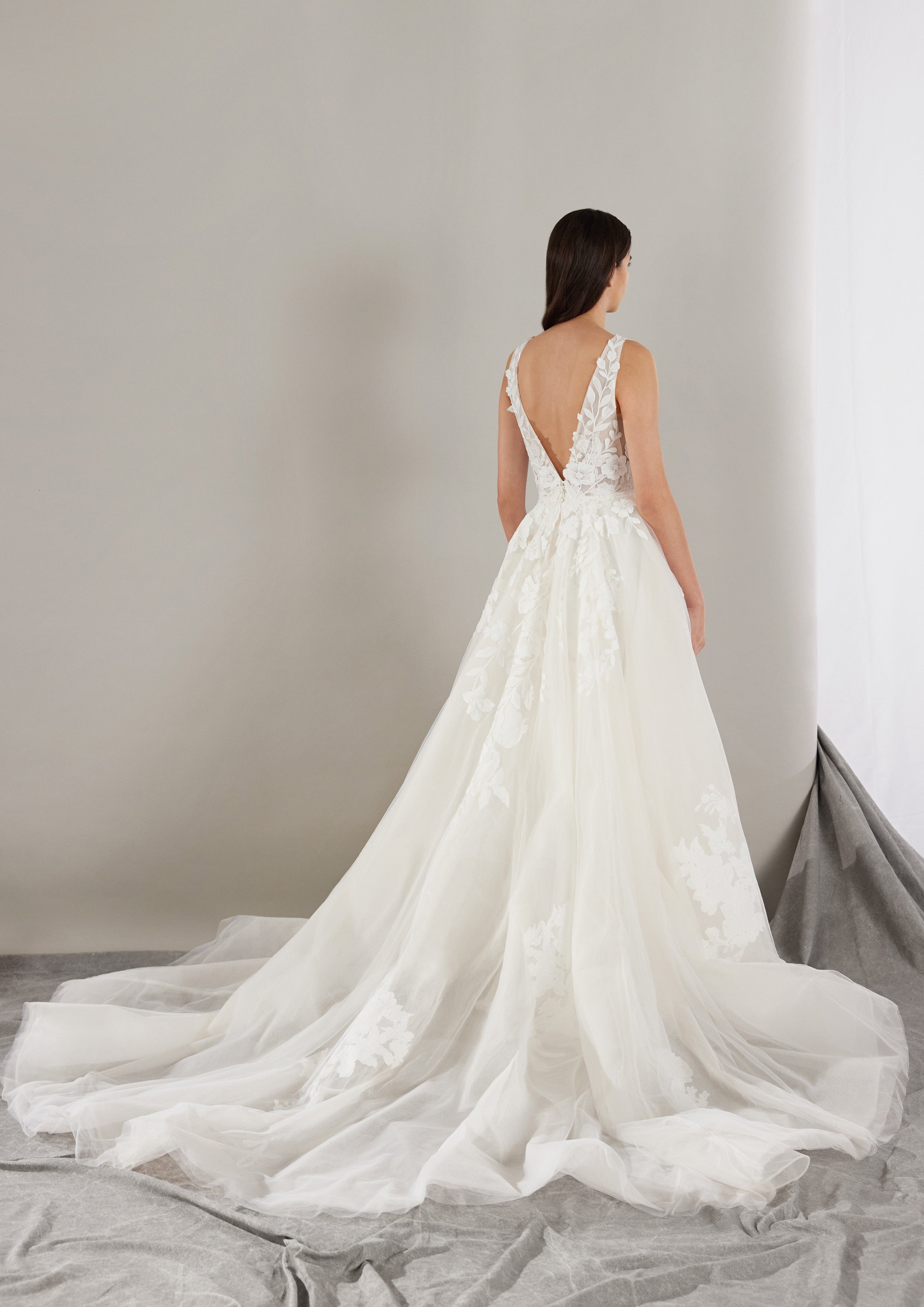 PRONOVIAS 2025 | WEST