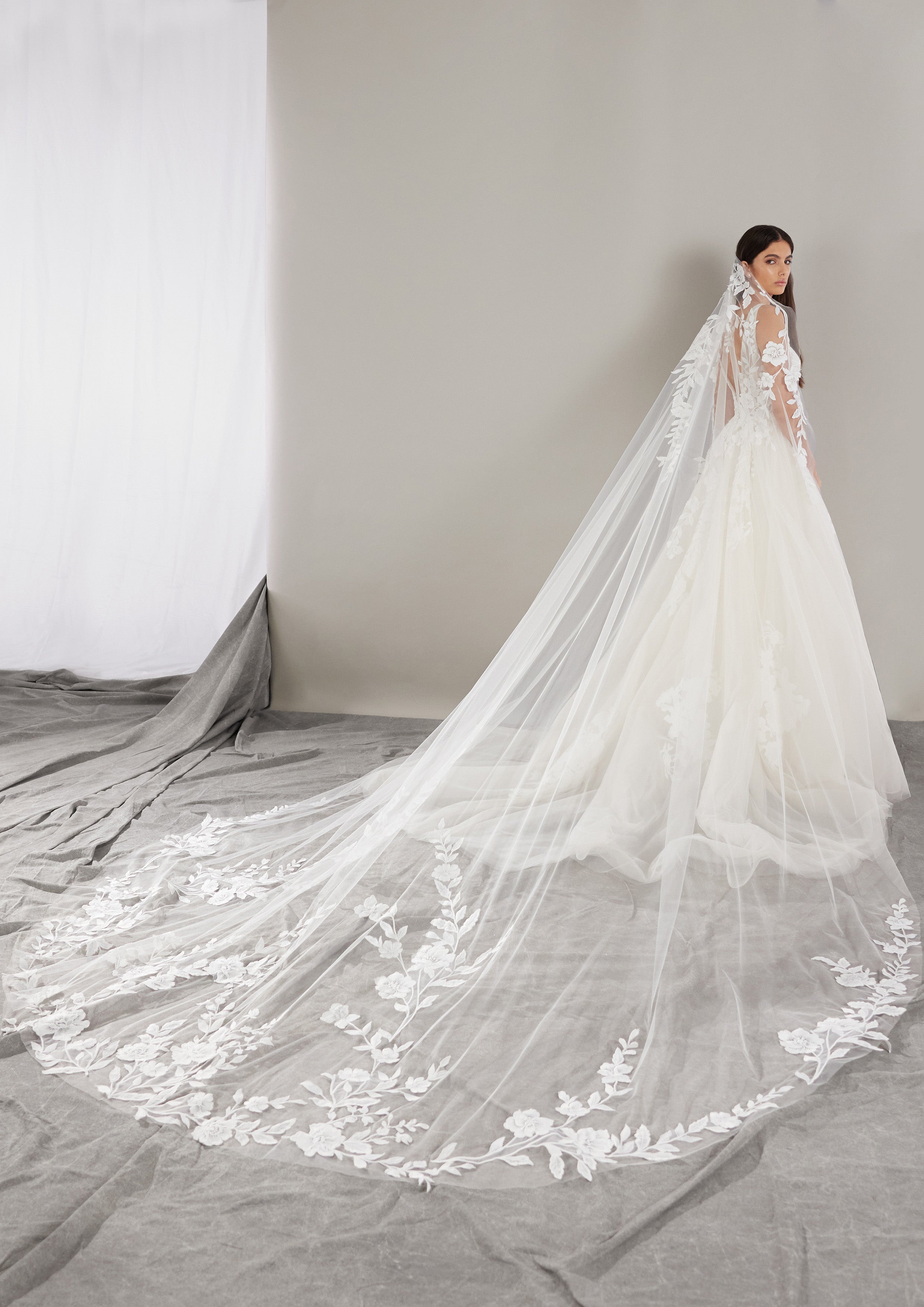 PRONOVIAS 2025 | WEST