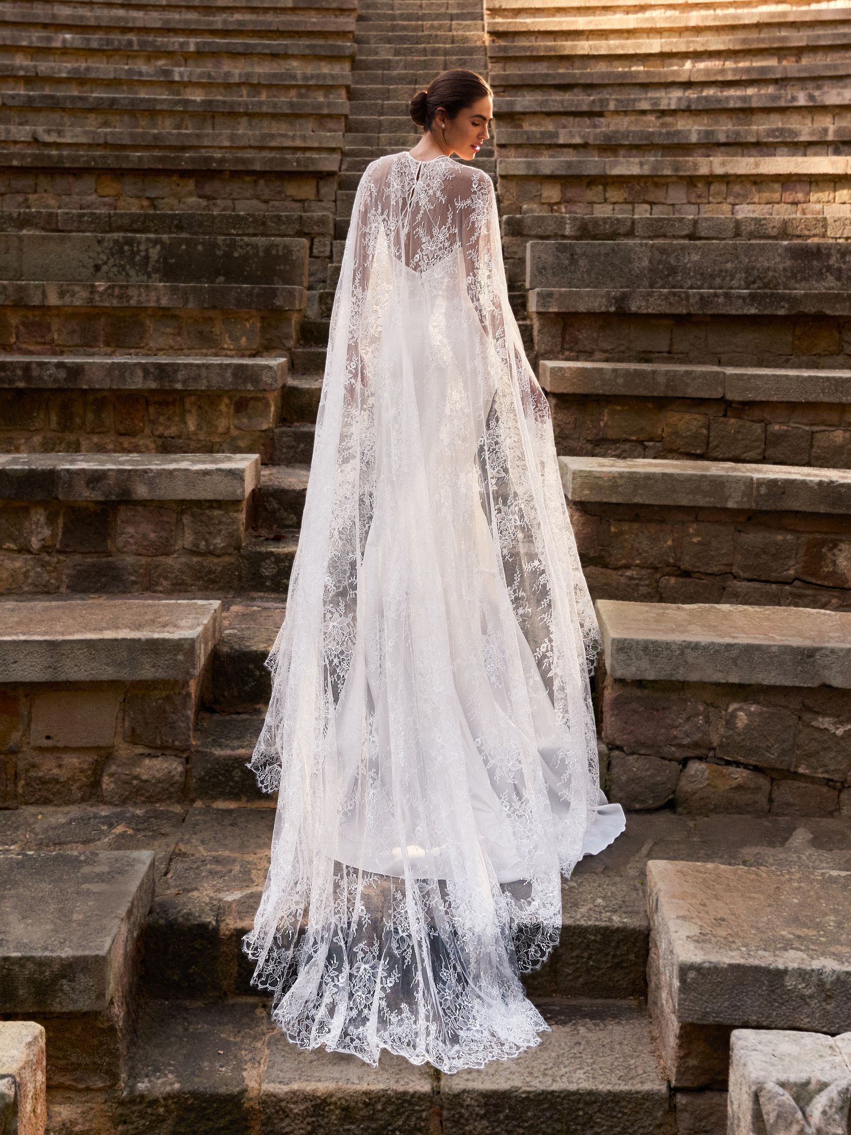 PRONOVIAS | ALIEN