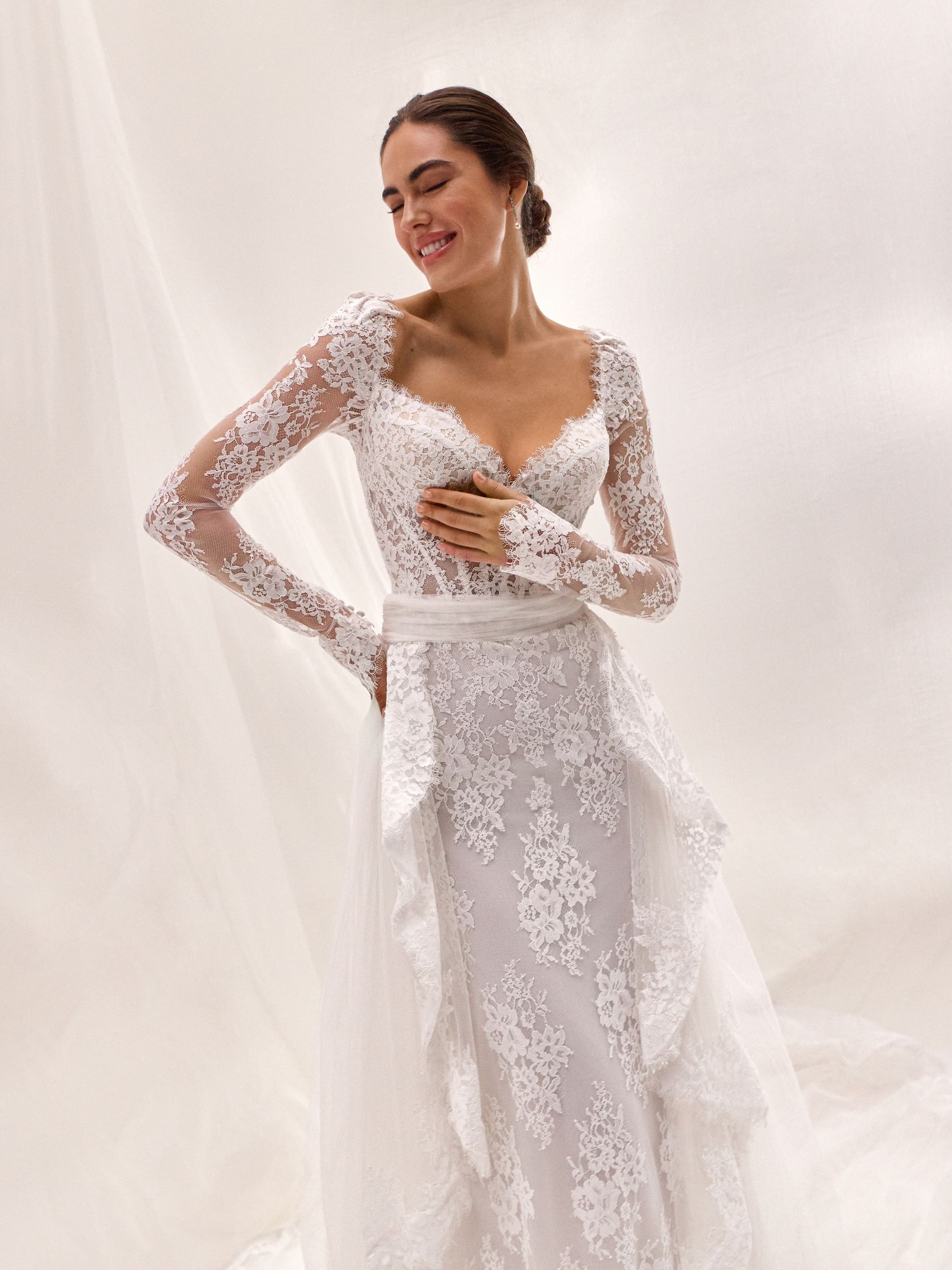 PRONOVIAS | AROOKS