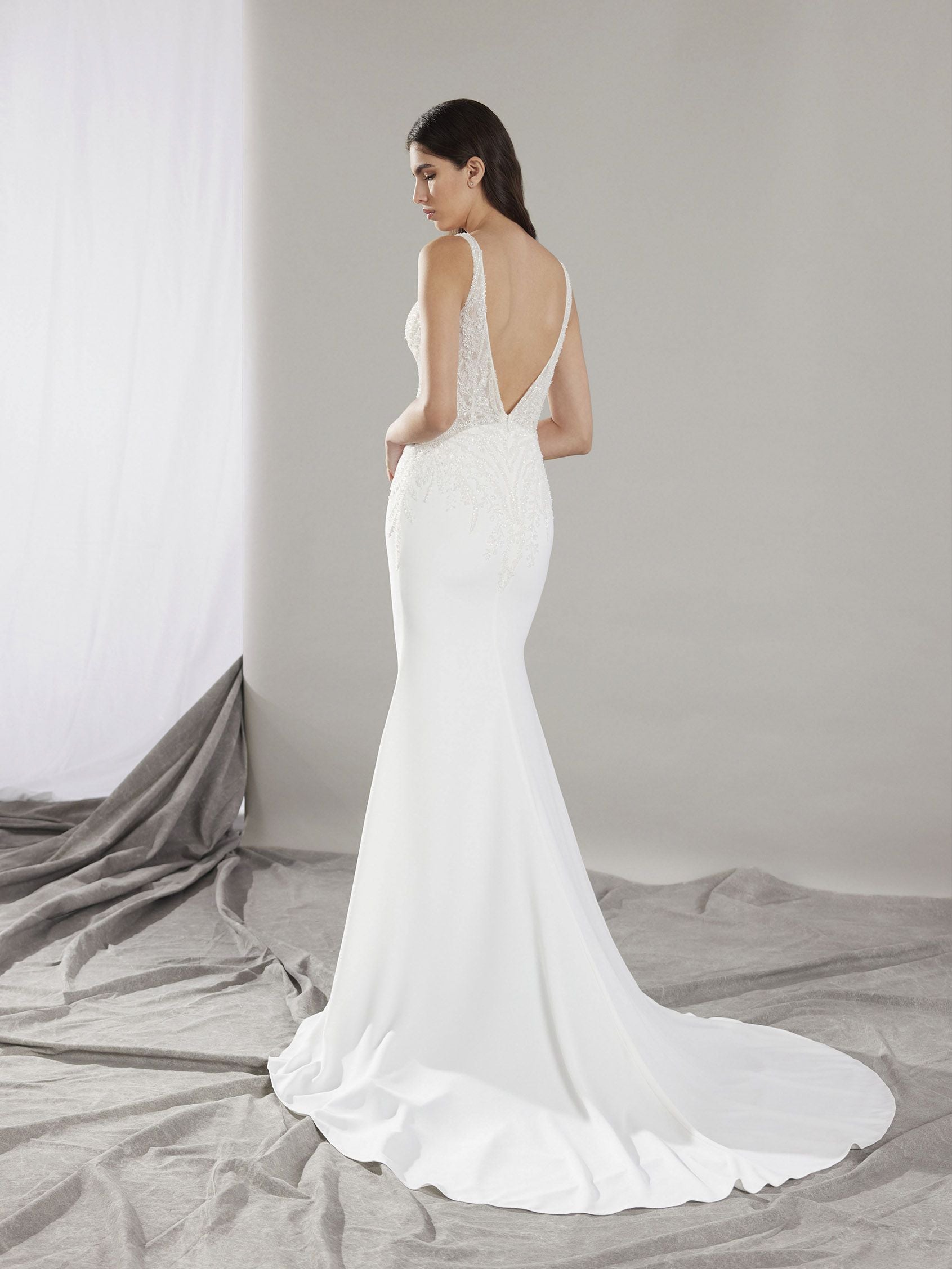 PRONOVIAS 2025 | CLIN