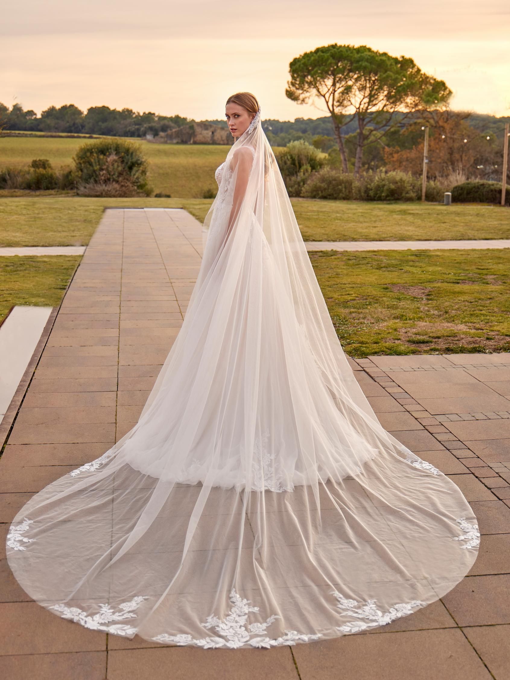 WHITE ONE | LIREA