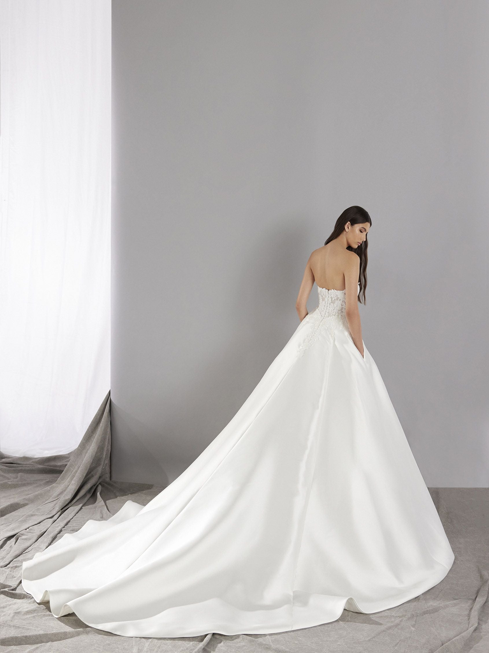 PRONOVIAS 2025 | ONCE